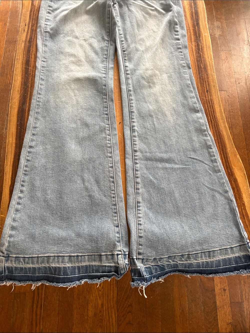 ROLLA’S East Coast Flare High Rise Jeans Size 24 - Picture 4 of 9
